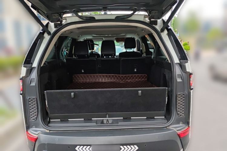 Used Land Rover Discovery 2020 3.0 SC V6 30th Anniversary Special Edition Trunk