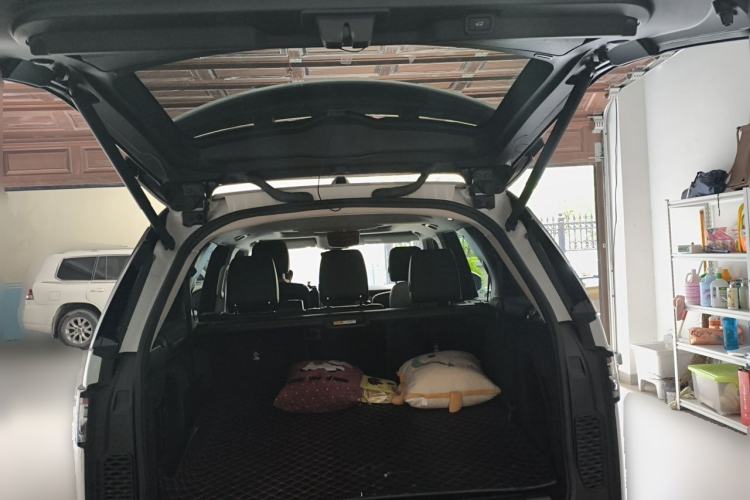 Used Land Rover Discovery 2020 2.0T SE Trunk