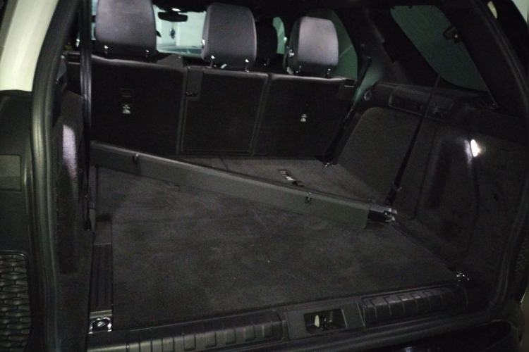 Used Land Rover Discovery 2020 2.0T SE Trunk