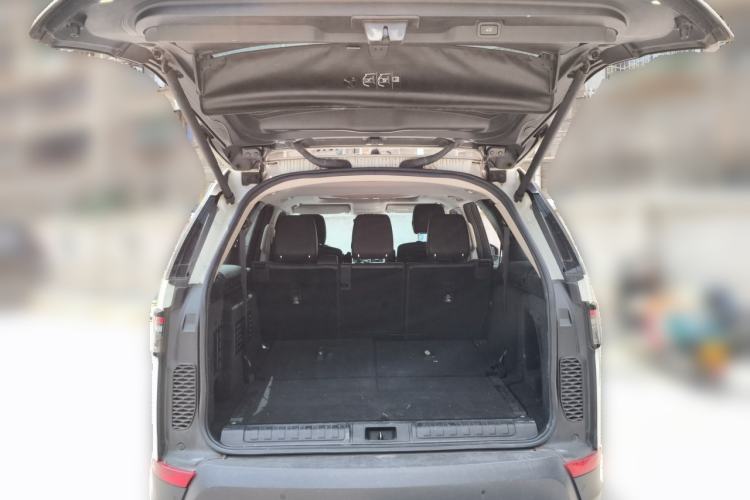 Used Land Rover Discovery 2020 3.0 SC V6 SE Trunk
