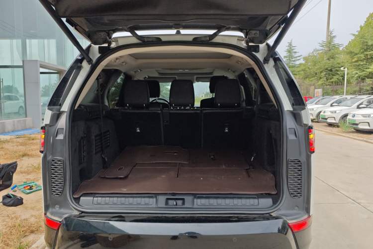 Used Land Rover Discovery 2020 3.0 SC V6 30th Anniversary Special Edition Trunk