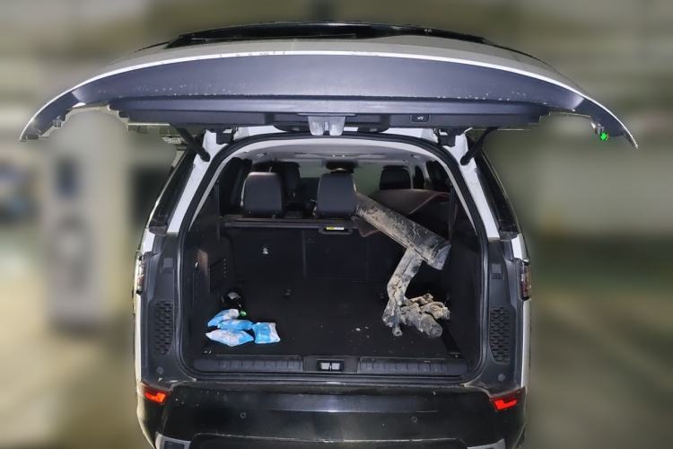 Used Land Rover Discovery 2020 3.0 SC V6 30th Anniversary Special Edition Trunk