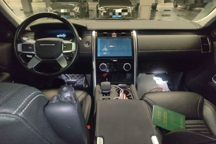 Used Land Rover Discovery 2021 360 PS R-Dynamic S Center Console
