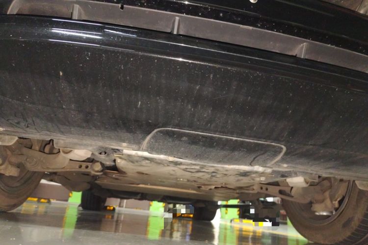 Used Land Rover Discovery 2021 360 PS R-Dynamic SE Chassis Front