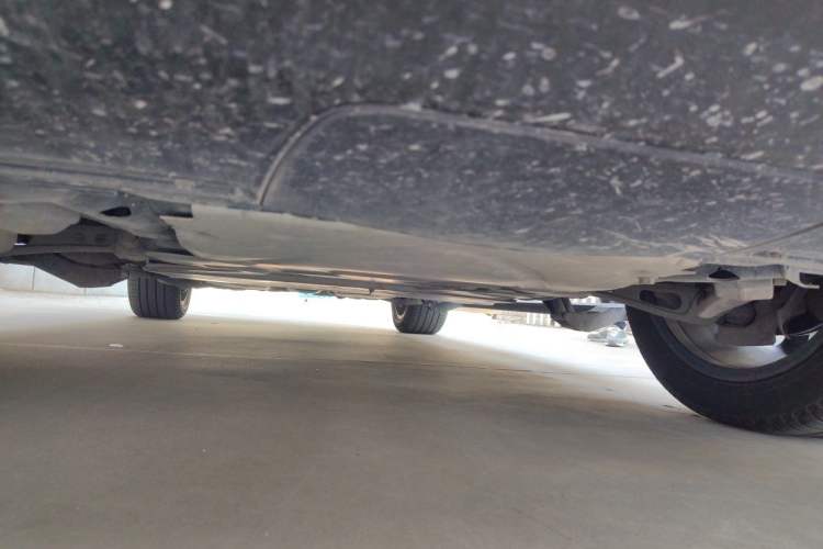 Used Land Rover Discovery 2021 360 PS R-Dynamic SE Chassis Front