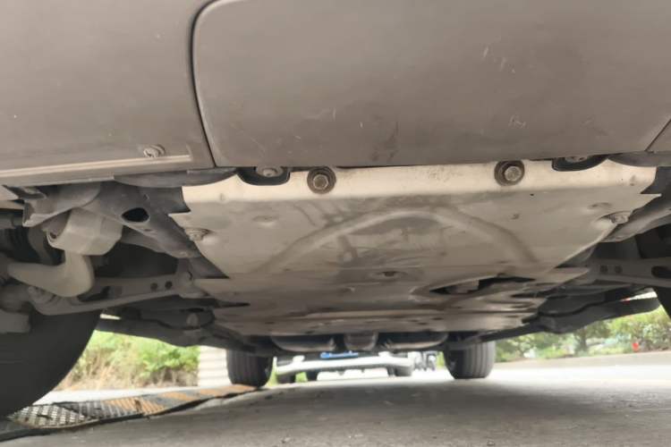 Used Land Rover Discovery 2021 360 PS R-Dynamic S Chassis Front