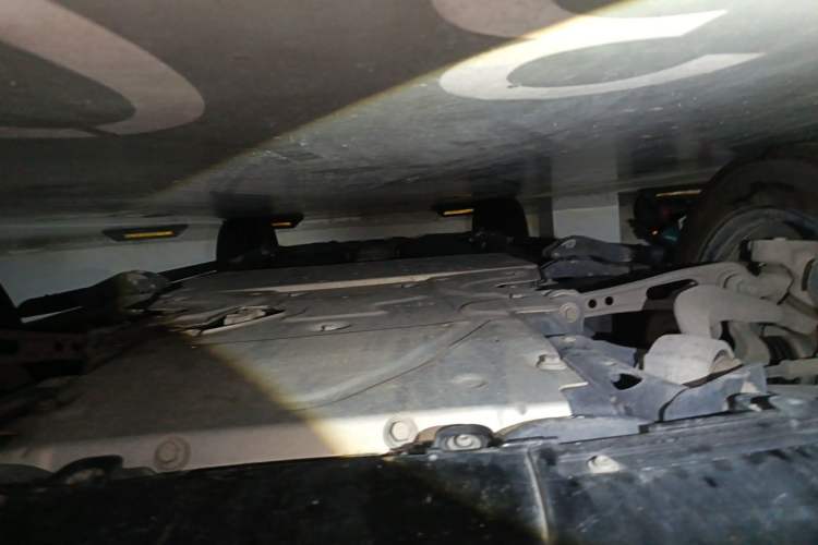 Used Land Rover Discovery 2021 360 PS R-Dynamic S Chassis Front