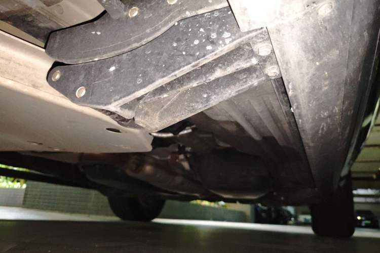 Used Land Rover Discovery 2021 360 PS R-Dynamic S Chassis Front Left
