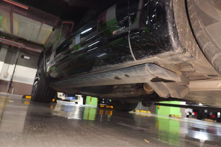 Used Land Rover Discovery 2021 360 PS R-Dynamic SE Chassis Front Right