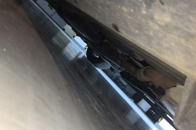 Used Land Rover Discovery 2021 360 PS R-Dynamic SE Chassis Front Right