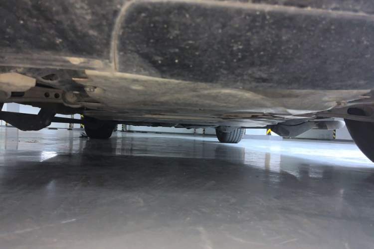 Used Land Rover Discovery 2021 360 PS R-Dynamic SE Chassis Front