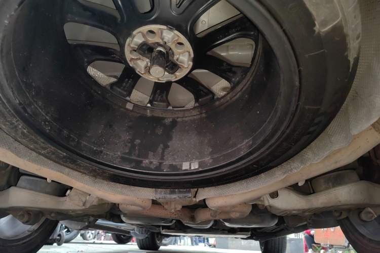Used Land Rover Discovery 2021 360 PS R-Dynamic SE Chassis Rear