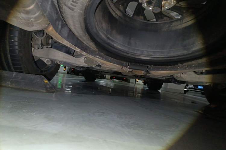 Used Land Rover Discovery 2021 360 PS R-Dynamic S Chassis Rear