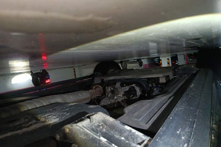 Used Land Rover Discovery 2021 360 PS R-Dynamic S Chassis Rear Left