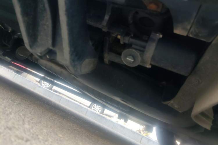 Used Land Rover Discovery 2021 360 PS R-Dynamic S Chassis Rear Left