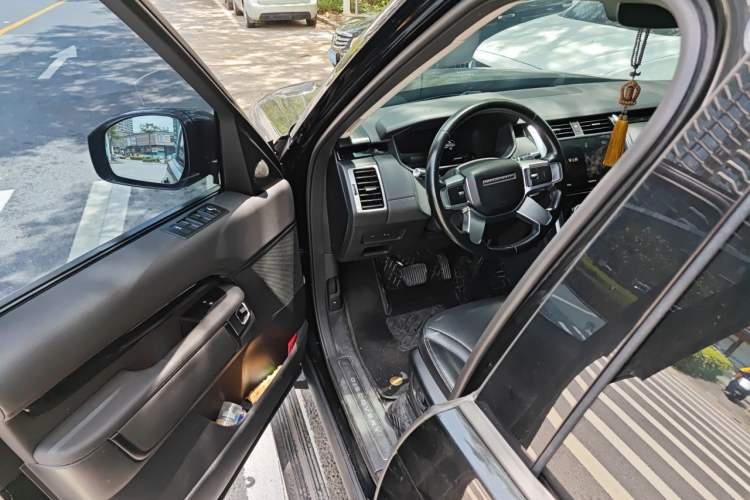 Used Land Rover Discovery 2021 300PS S Driver Seat