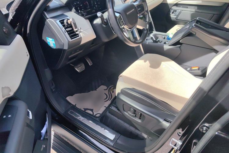 Used Land Rover Discovery 2021 360 PS R-Dynamic S Driver Seat