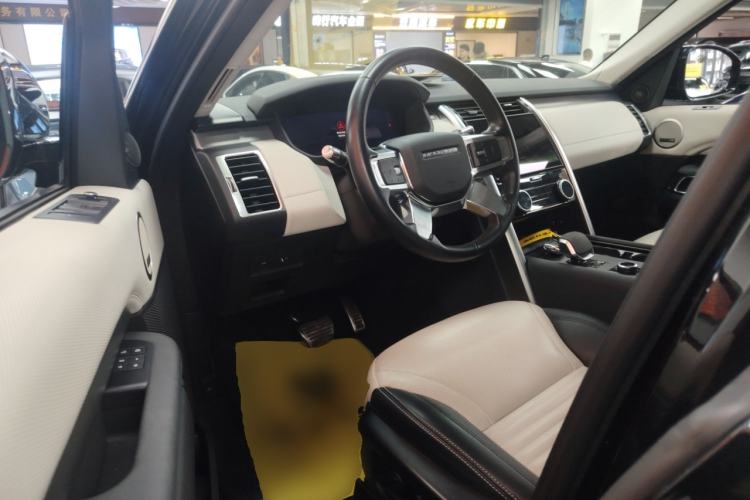 Used Land Rover Discovery 2021 360 PS R-Dynamic SE Driver Seat