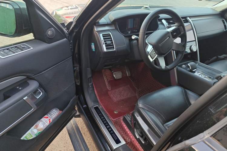 Used Land Rover Discovery 2021 360 PS R-Dynamic S Driver Seat
