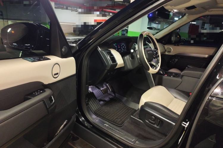Used Land Rover Discovery 2021 360 PS R-Dynamic SE Driver Seat