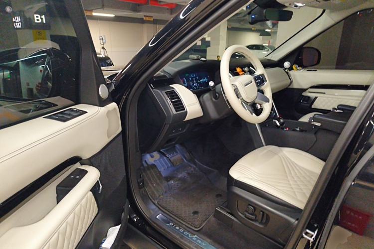 Used Land Rover Discovery 2021 300PS S Driver Seat
