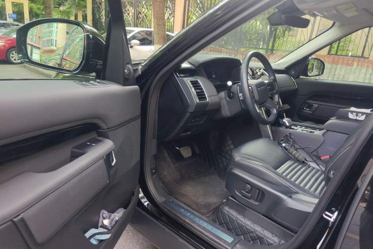 Used Land Rover Discovery 2021 300PS S Driver Seat