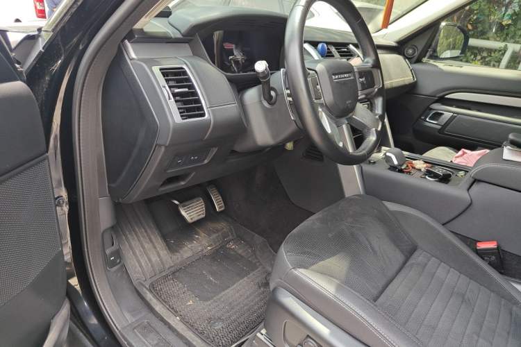 Used Land Rover Discovery 2021 360 PS R-Dynamic S Driver Seat