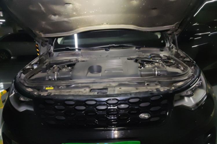 Used Land Rover Discovery 2021 360 PS R-Dynamic SE Engine Bay