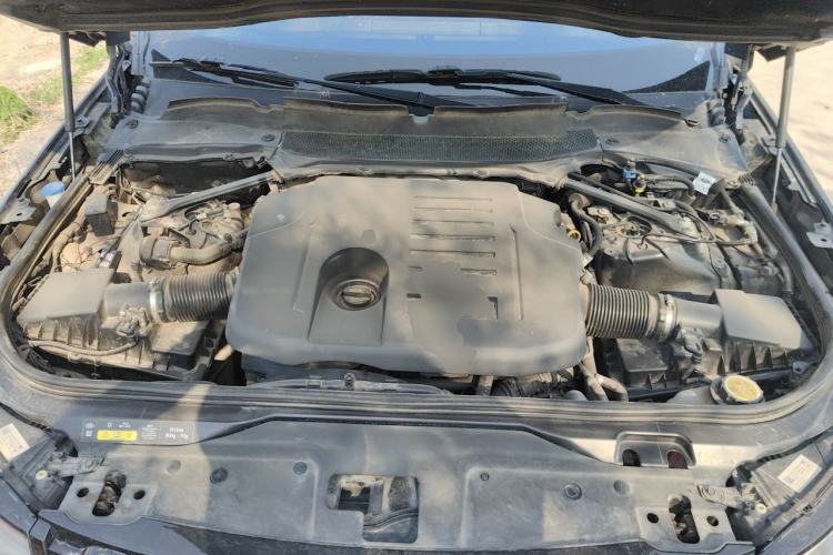 Used Land Rover Discovery 2021 360 PS R-Dynamic S Engine Bay