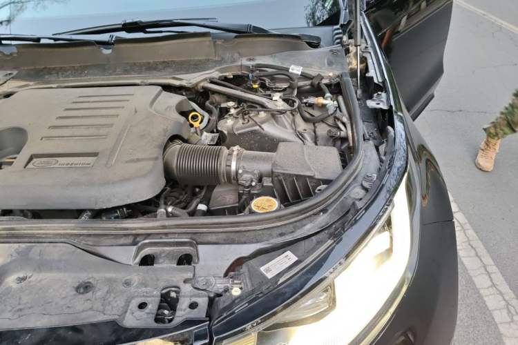 Used Land Rover Discovery 2021 360 PS R-Dynamic HSE Engine Bay Left