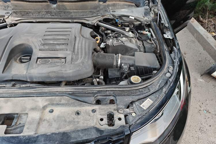 Used Land Rover Discovery 2021 360 PS R-Dynamic S Engine Bay Left