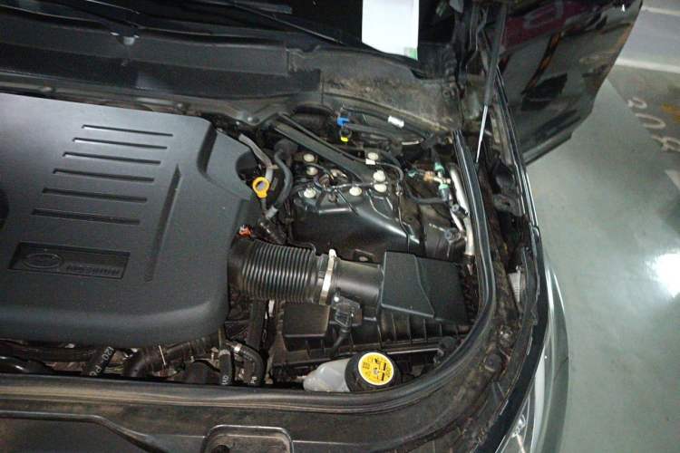 Used Land Rover Discovery 2021 360 PS R-Dynamic S Engine Bay Left