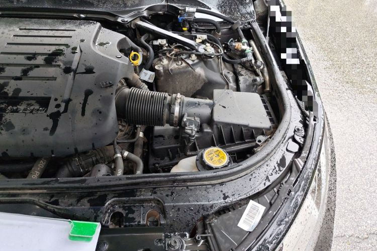 Used Land Rover Discovery 2021 360 PS R-Dynamic S Engine Bay Left