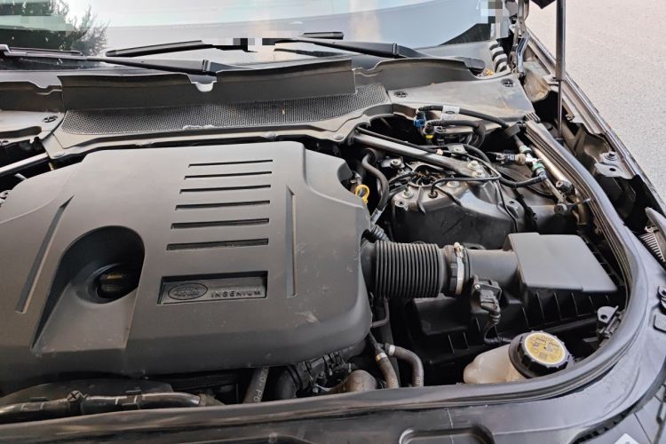 Used Land Rover Discovery 2021 360 PS R-Dynamic SE Engine Bay Left