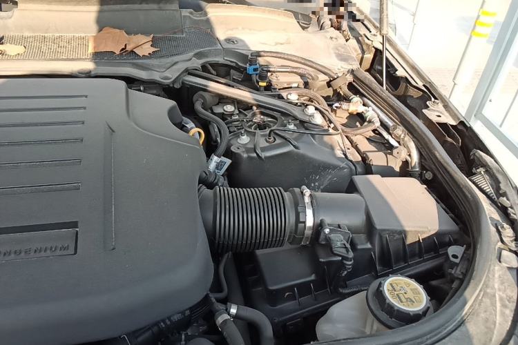 Used Land Rover Discovery 2021 360 PS R-Dynamic SE Engine Bay Left