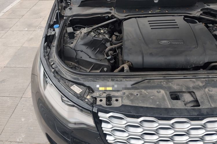 Used Land Rover Discovery 2021 300PS S Engine Bay Right