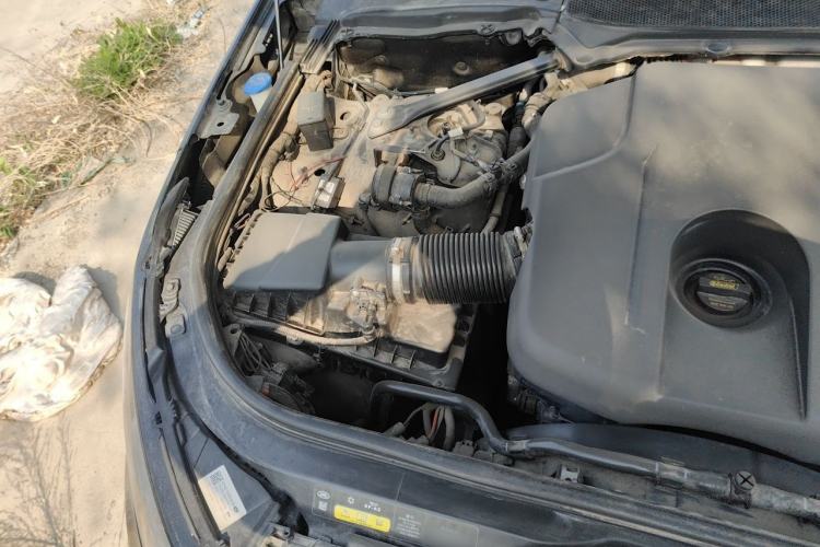 Used Land Rover Discovery 2021 360 PS R-Dynamic S Engine Bay Right