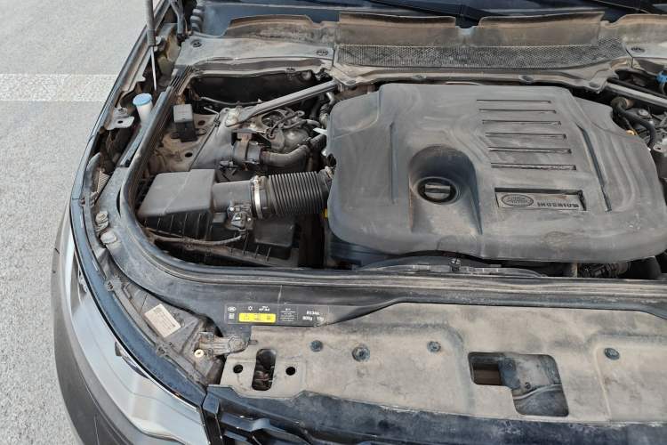 Used Land Rover Discovery 2021 360 PS R-Dynamic S Engine Bay Right