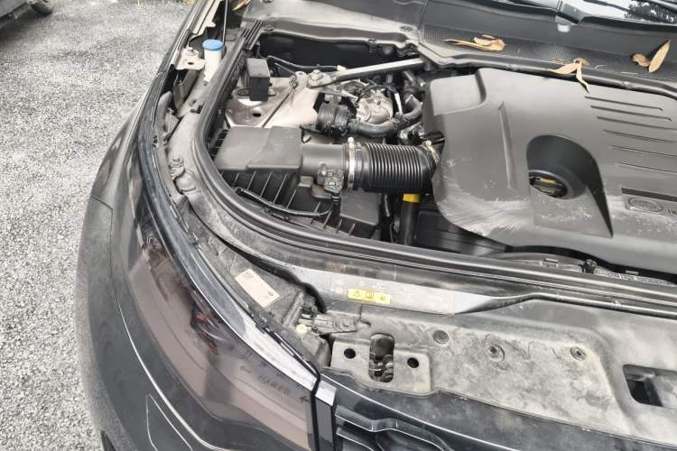 Used Land Rover Discovery 2021 360 PS R-Dynamic S Engine Bay Right