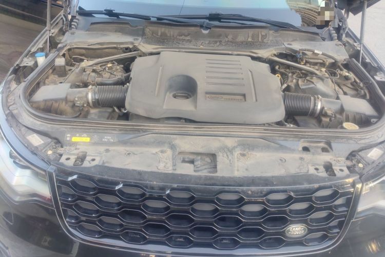 Used Land Rover Discovery 2021 360 PS R-Dynamic S Engine Bay
