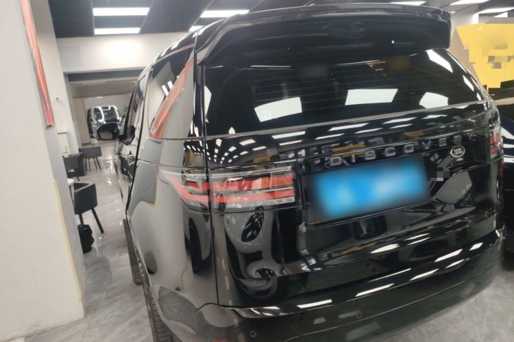 Used Land Rover Discovery 2021 360 PS R-Dynamic SE Exterior 2