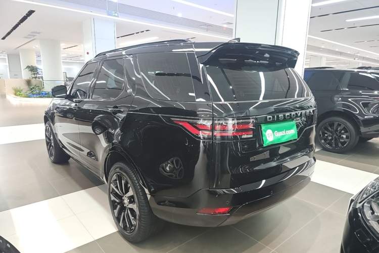 Used Land Rover Discovery 2021 360 PS R-Dynamic SE Exterior 2