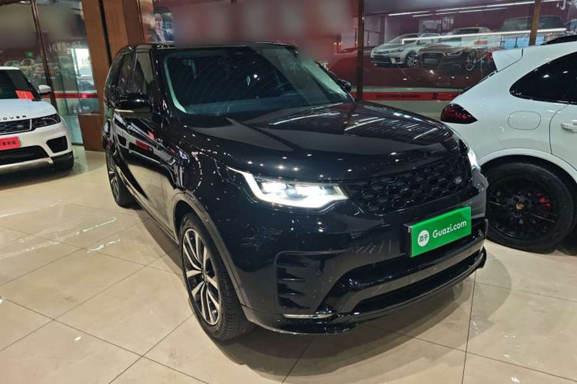 Used Land Rover Discovery 2021 360 PS R-Dynamic SE Exterior 2