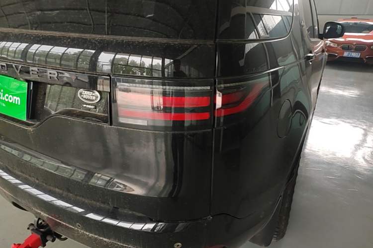 Used Land Rover Discovery 2021 360 PS R-Dynamic SE Exterior 3