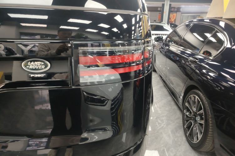 Used Land Rover Discovery 2021 360 PS R-Dynamic SE Exterior 3