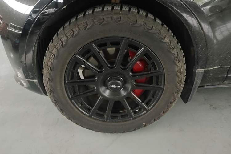 Used Land Rover Discovery 2021 360 PS R-Dynamic SE Exterior 4