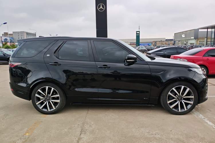 Used Land Rover Discovery 2021 360 PS R-Dynamic SE Exterior 5