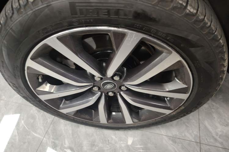 Used Land Rover Discovery 2021 360 PS R-Dynamic SE Exterior 5