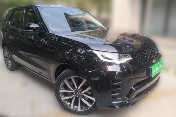 Used Land Rover Discovery 2021 360 PS R-Dynamic SE Front Right 45 Deg