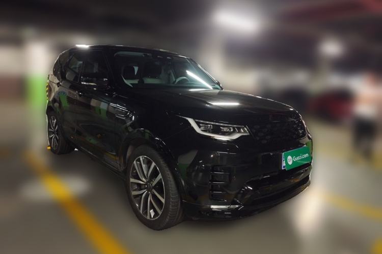 Used Land Rover Discovery 2021 360 PS R-Dynamic SE Front Right 45 Deg
